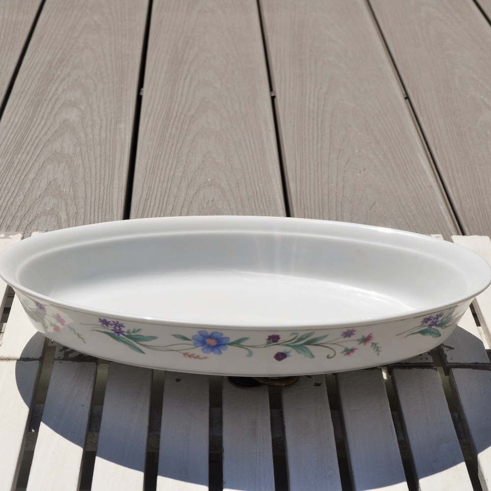 *NIB*Vintage "Oneida" 12" Oval Baker "Ava" Floral